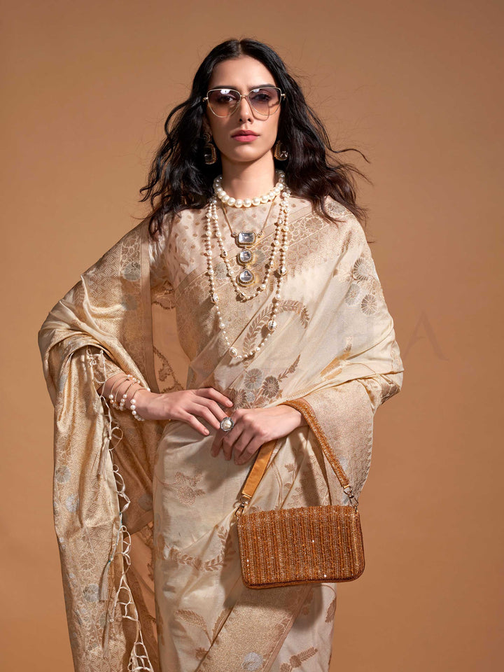 Ideal for weddings, festive occasions, and sangeet nights, this saree embodies luxury in every thread