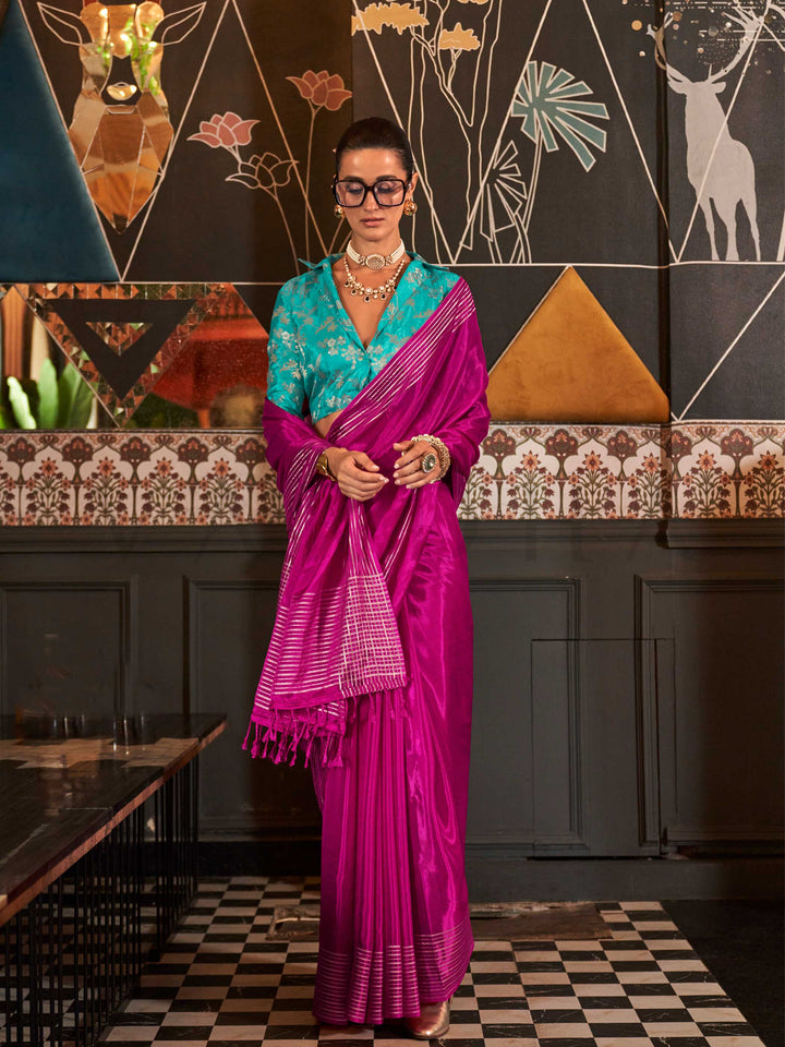 Konditori Pure H.O. Viscose Handloom Saree – Designer Silk Saree with Elegant Zari Weaving, Explore the elegance of the Konditori Pure H.O. Viscose Handloom Saree. A handwoven masterpiece with a subtle zari weave, paired with a heavy viscose blouse for a designer look. Perfect for festive & formal wear.