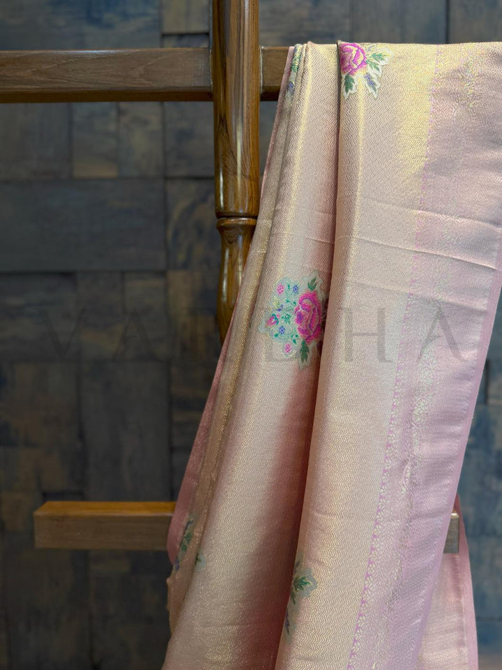 Kalamkari Saree - Pastel Peach Saree - Art Silk Saree - Floral Print Saree - Cultural Saree - Lightweight Festive Saree - Digital Print Pallu - Peach Gold Saree - Kalamkari Art Silk - Elegant Traditional Saree - Zari Border Saree - Peach Temple Saree - Soft Silk Look Saree - Wedding Guest Saree - Pastel Ethnic Wear - Modern Kalamkari Saree - Heritage Floral Saree - Day Event Saree - Cream Blouse Saree - South Indian Saree Style