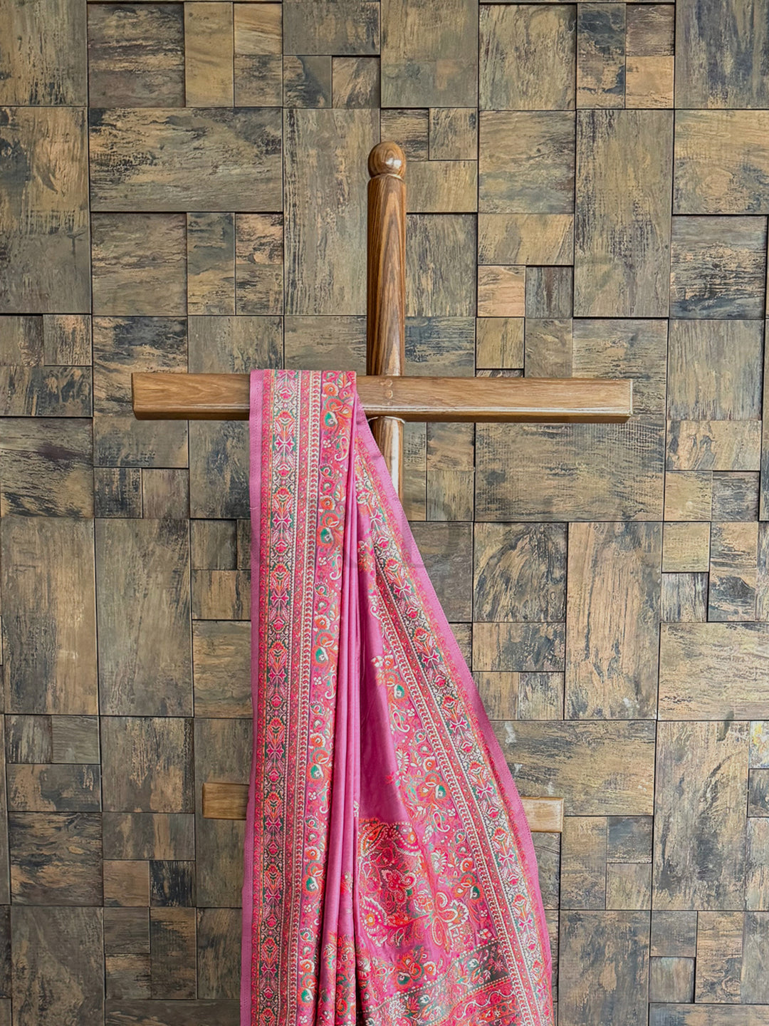 Sophisticated lilac Pashmina raw silk saree adorned with exquisite embossed thread embroidery, ideal for festive wear