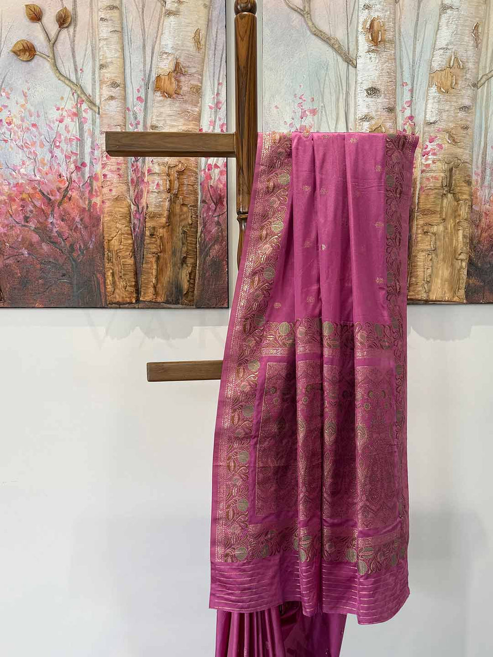 Elegant lilac satin saree with Jamawar motifs, ideal for special occasions, radiating timeless charm and luxury.