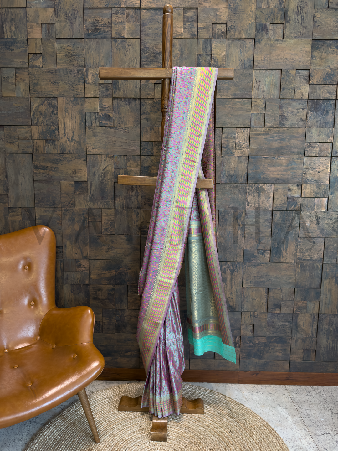 Sea Green-Gold Tanchoi Silk Saree Featuring Intricate Thread Weaving