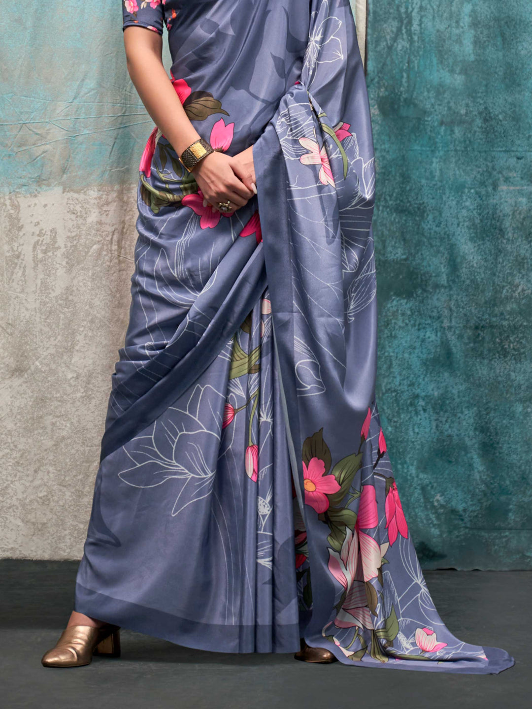 Elegant Silver Grey Crepe Silk Saree with Kalamkari Prints