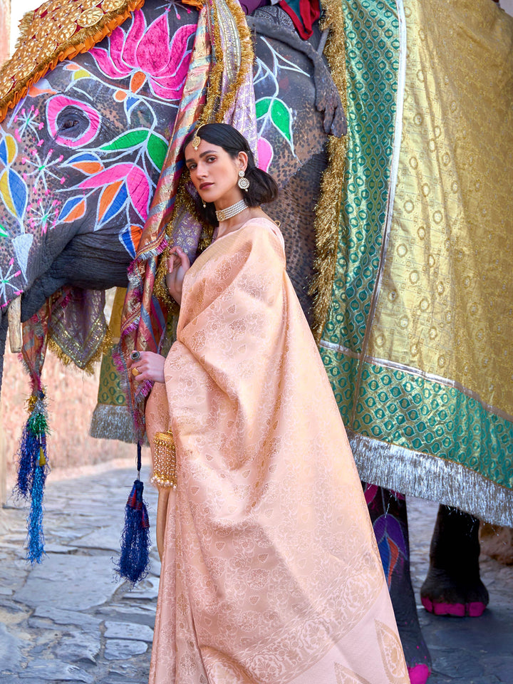 Graceful Lavender–Gold ethnic saree with soft kanjivaram texture for traditional events. Zari detailed silk saree in Lavender–Gold, styled for day weddings and sangeet functions.