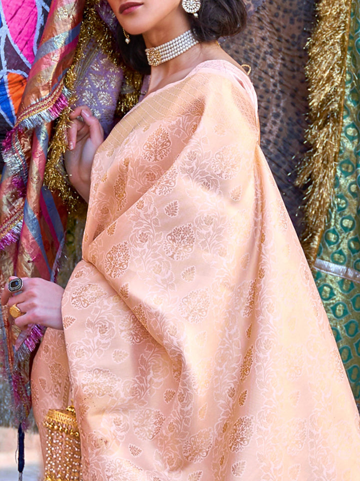 Lavender–Gold woven saree with luxurious detailing, perfect for wedding occasions. Festive kanjivaram drape in Lavender–Gold silk, styled with zari pallu and ethnic borders.