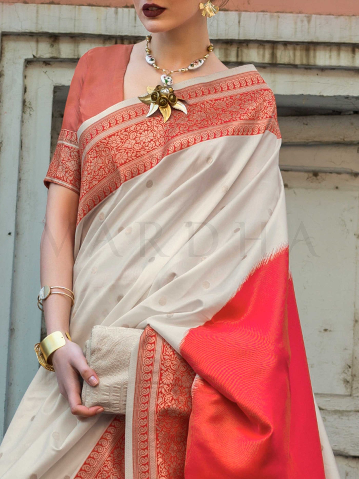 Ivory & Red Soft Silk Handloom Saree with Traditional Weave Classic Wedding Saree