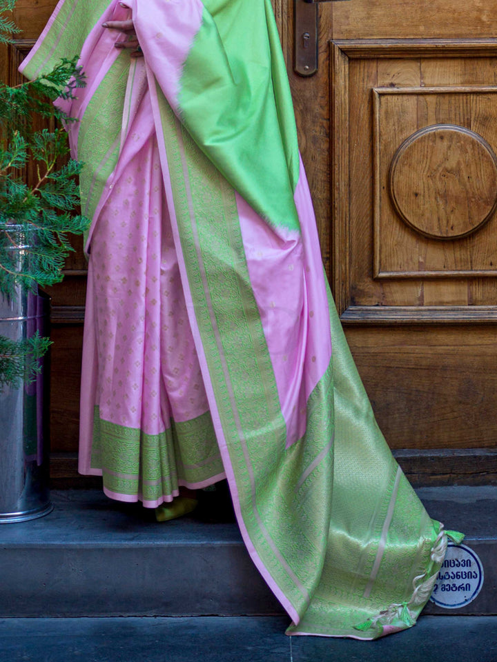 Green & Lavender Soft Silk Handloom Saree with Dual-Tone Contrast Heritage Weaving