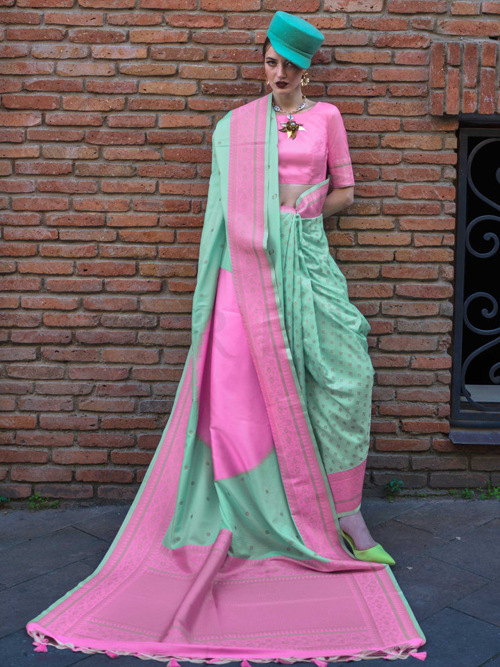 Koche Silk Soft Silk Handloom Saree – Designer Contrast Pallu Saree for Weddings & Festive Wear, Discover the elegance of the Koche Silk Soft Silk Handloom Saree. Featuring contrast pallu & blouse, this lightweight silk saree is perfect for weddings, festive occasions & grand celebrations.