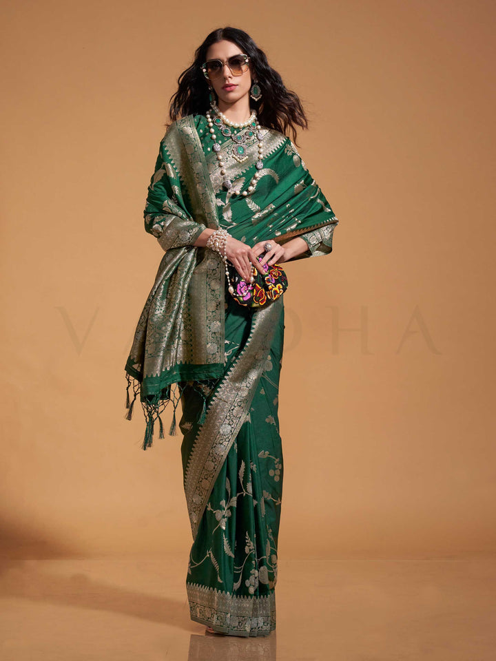Image of the Kocktail Silk Pure Georgette Handloom Saree designed for grand celebrations