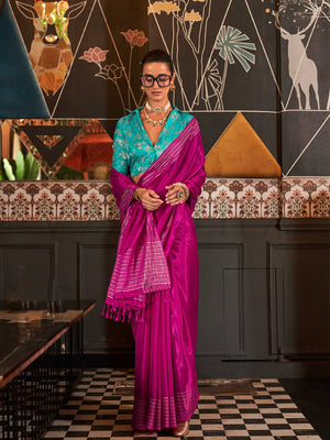 Konditori Pure H.O. Viscose Handloom Saree – Designer Silk Saree with Elegant Zari Weaving, Explore the elegance of the Konditori Pure H.O. Viscose Handloom Saree. A handwoven masterpiece with a subtle zari weave, paired with a heavy viscose blouse for a designer look. Perfect for festive & formal wear.