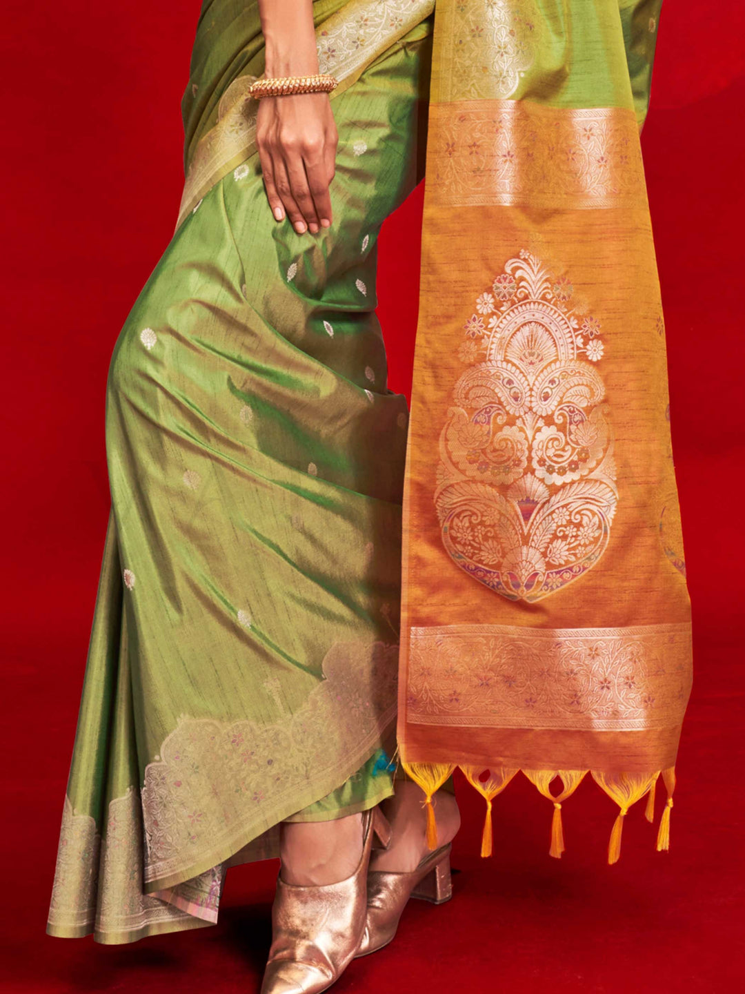 Green Tussar Silk Handloom Saree with Gold Zari Pallu