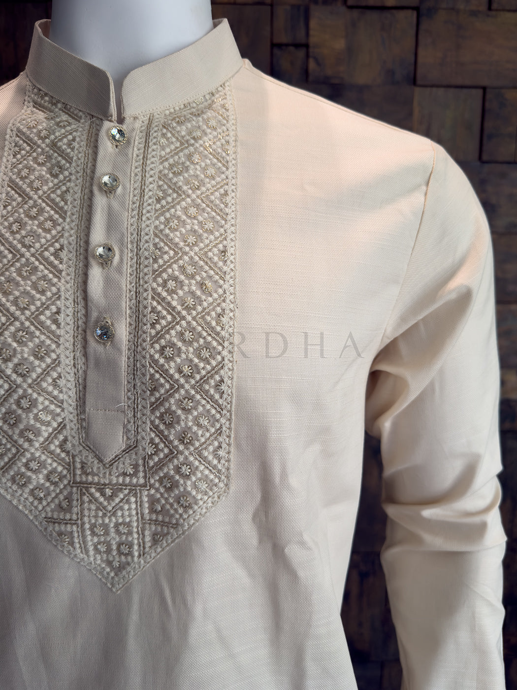 Cream Geometric Embroidered Cotton Kurta with Geometric Yoke