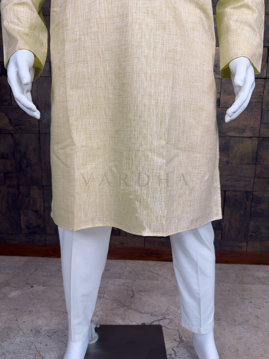Cream Pure Cotton Kurta with Intricate Floral Embroidered Placket