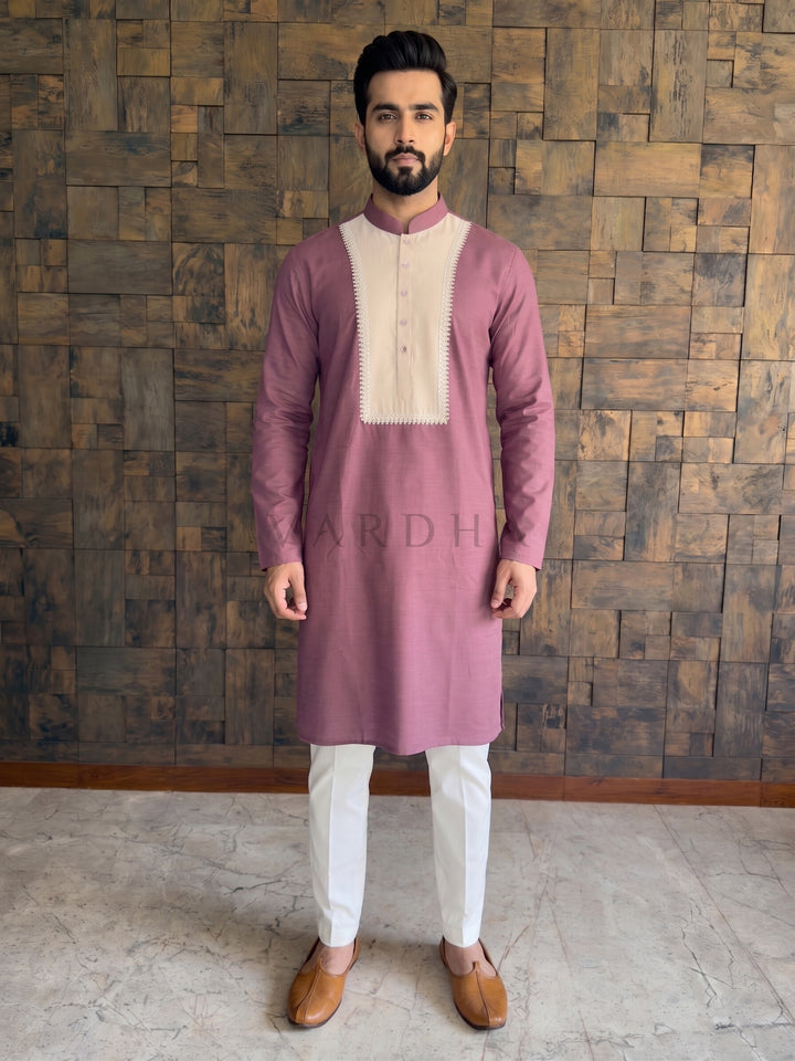 Dusty Rose Pink Cotton Kurta with Lace-Bordered Contrast Yoke