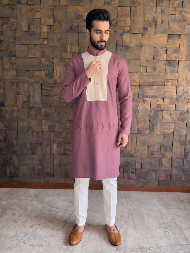 Dusty Rose Pink Cotton Kurta with Lace-Bordered Contrast Yoke