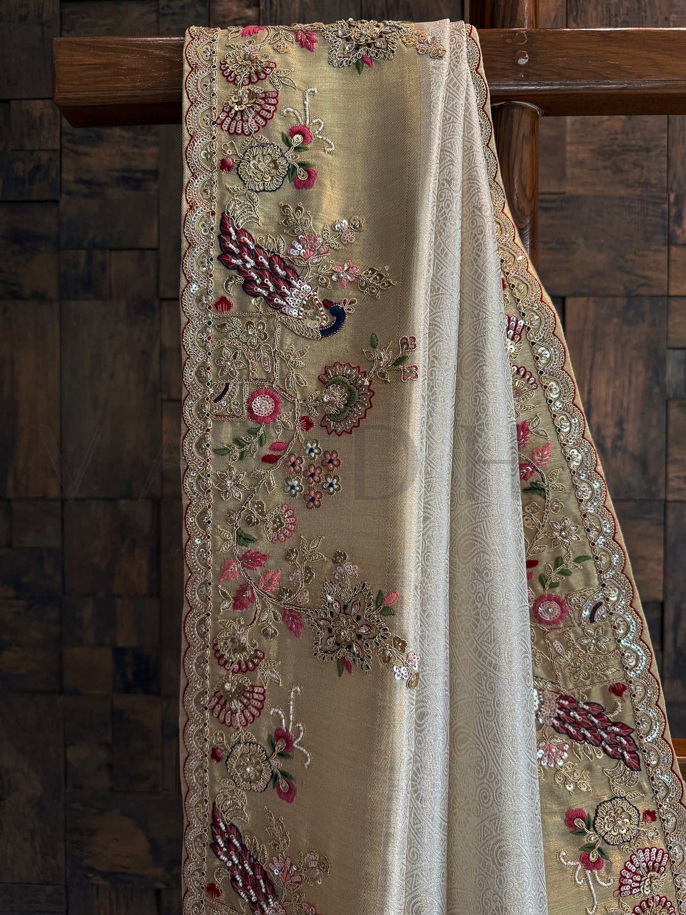Detailed view of scalloped border with zari embroidery and sequins on Off White Kanjivaram Tissue Saree.