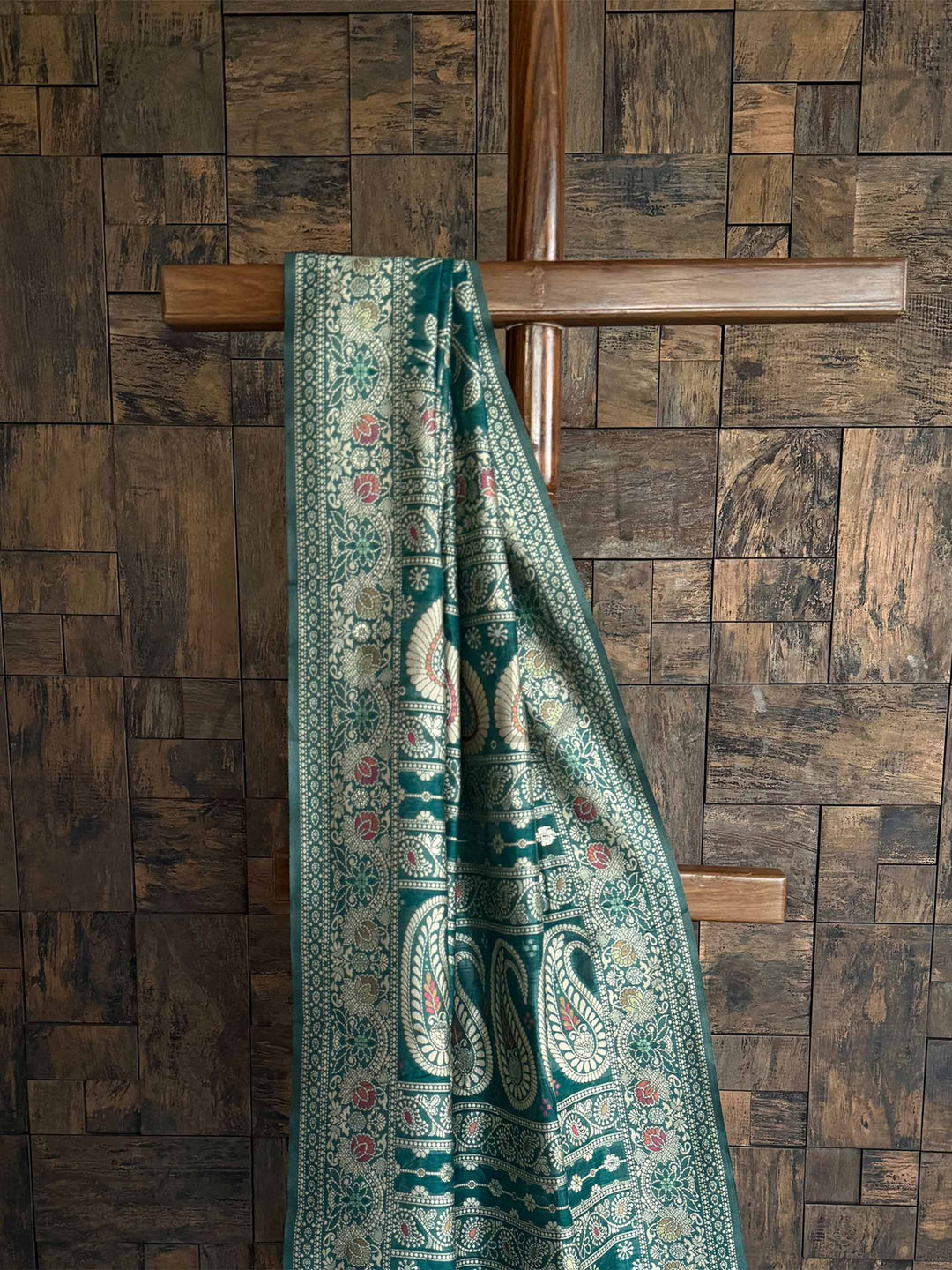 Traditional Teal Green Lucknowi Chikankari Saree with Handcrafted Embroidery and an Entrancing Blouse, perfect for Special Occasions and Elegant Gatherings.

