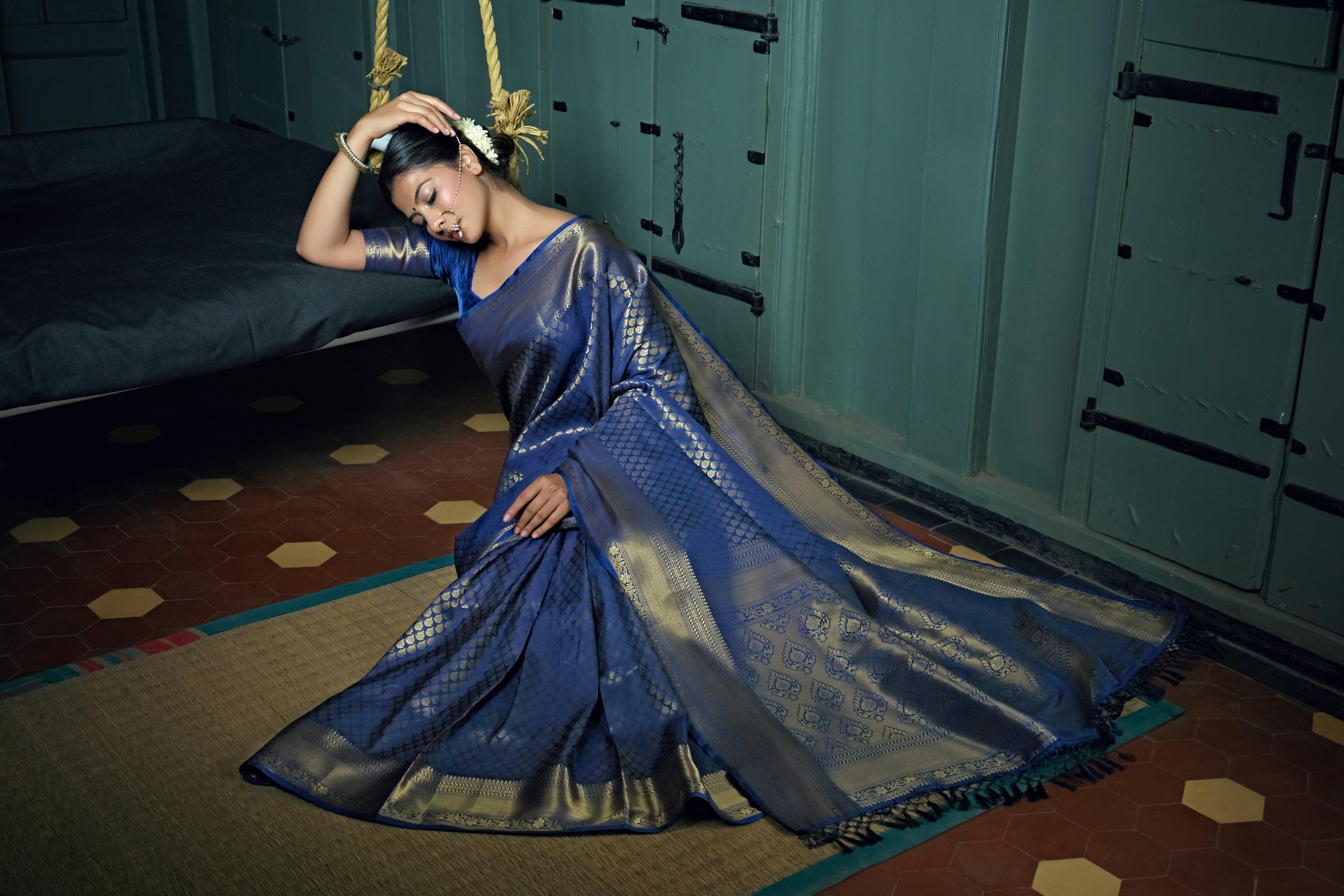 インドシルクサリーブルー& ゴールド Cobalt Blue Golden Zari Kanjivaram Silk Saree - House of Vardha