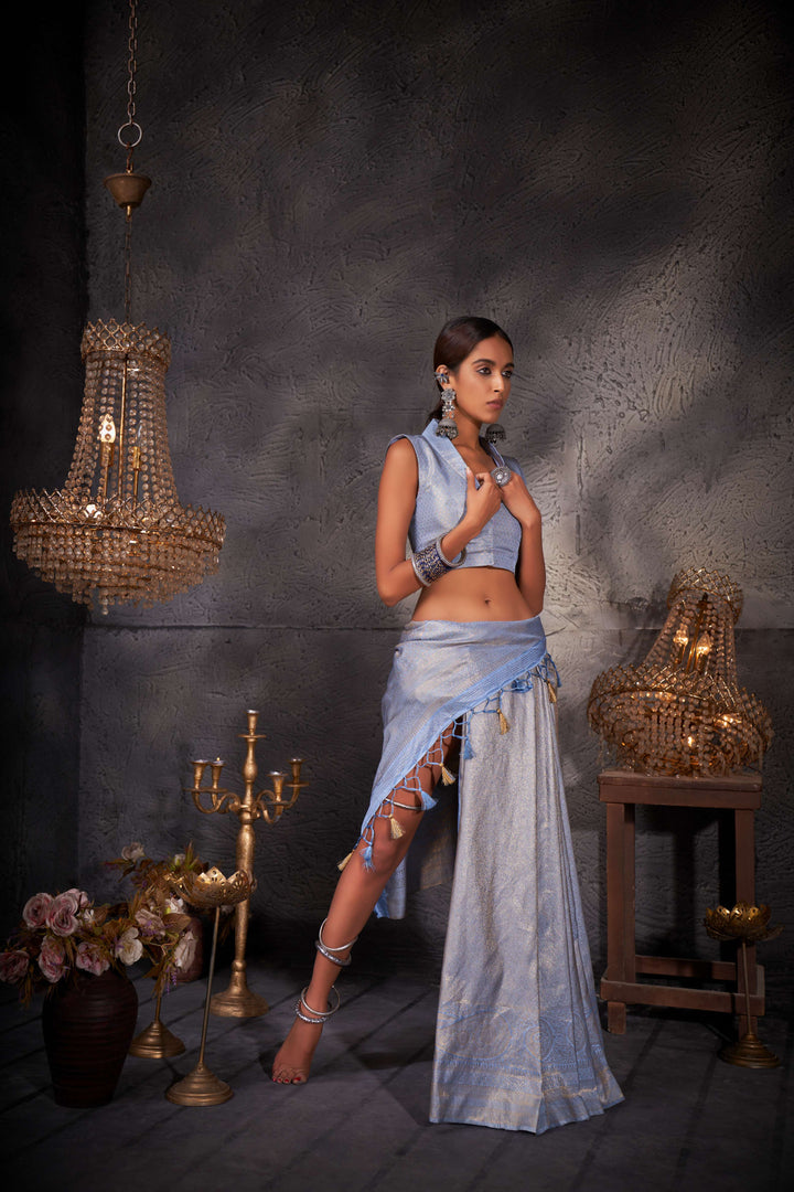 Rear shot of the pallu draped elegantly, showing weave details